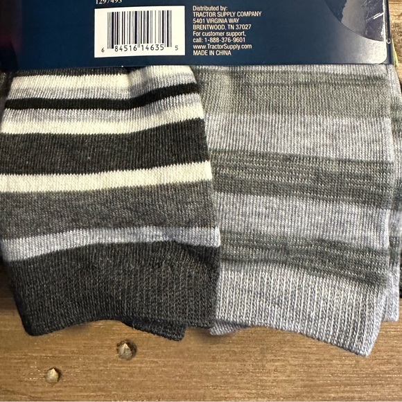 Two Blue Mountain Smooth Comfort Arch Support Crew Socks 6-Packs - Picture 8 of 8